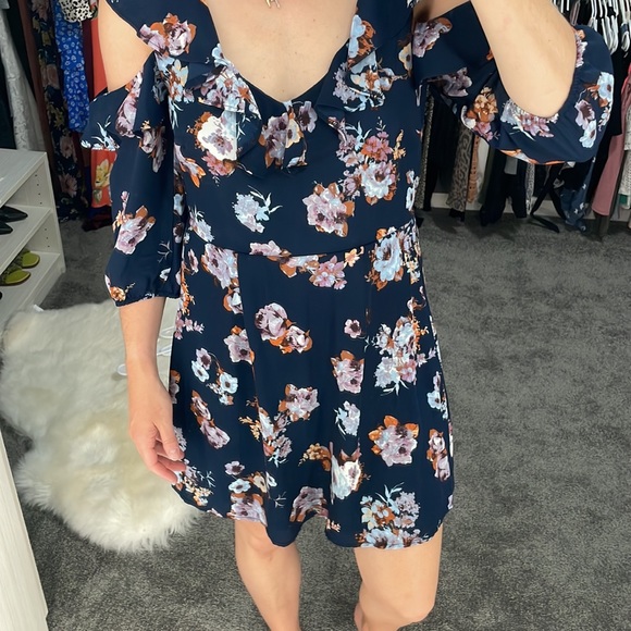 Navy cut off shoulder dress - Picture 6 of 7
